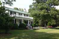 Exterior Inn at Monticello