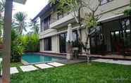 สระว่ายน้ำ 4 Amanda Ubud Villa