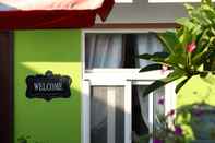 Luar Bangunan Jasmine Orange B&B