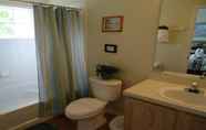 In-room Bathroom 6 Ov1992 - Emerald Island - 3 Bed 2.5 Baths Townhome