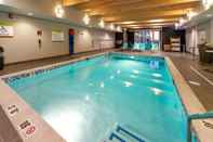 Swimming Pool Home2 Suites by Hilton Newark Airport
