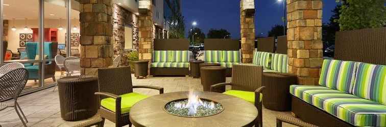 Lobby Home2 Suites by Hilton Newark Airport