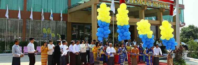 Bangunan Famous Hotel Loikaw