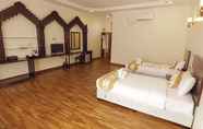 Kamar Tidur 4 Famous Hotel Bagan 2