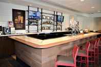 Bar, Cafe and Lounge Holiday Inn Edmonton South - Evario Events, an IHG Hotel