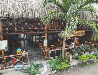 Lobby 2 Primaluna Beach Hostel