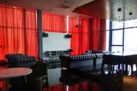 Bar, Kafe dan Lounge Expressionz Professional Suites by TRIVAA