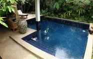Swimming Pool 2 Enkosa Modern Villa