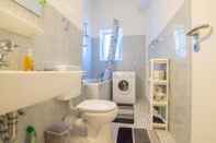 In-room Bathroom Tolstov-Hotels Large 3 Room Apartment