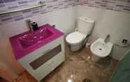 Toilet Kamar 7 Islas Azores - Apartamento en 1ª línea de playa