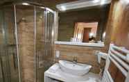 In-room Bathroom 7 Hotel Sonnekalb