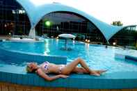 Swimming Pool Hotel Sonnekalb