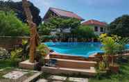 Kolam Renang 3 Wonderfarm Villa