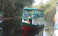 Nearby View and Attractions 3 Houseboat Bee Kelotok