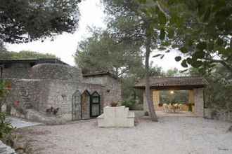 Exterior 4 Trullo in the Wood