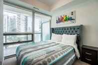 ห้องนอน Aaira Suites at 65 Bremner Blvd