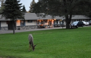 Exterior 3 Country Club Motel