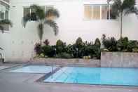 Kolam Renang Stanford Suites