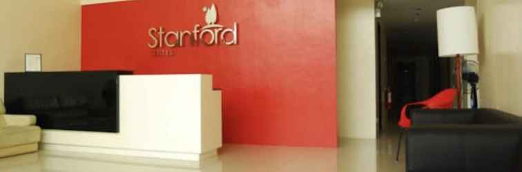 Lobi Stanford Suites