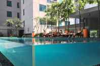 Swimming Pool Mercu Summer Suites Freluxe Homestay