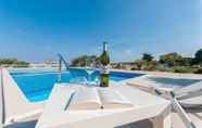 Swimming Pool 4 Apartments Ruzmarin