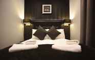 Bedroom 7 The Pack And Carriage London