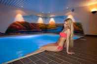 Swimming Pool Garni Hotel & Ferienwohnungen Seeschlößchen