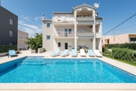 Swimming Pool Apartments Maestral