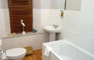 In-room Bathroom 6 Rothay Villa