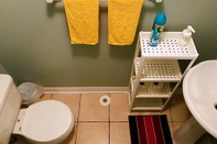 In-room Bathroom Entire 3 Bedroom Townhouse in Markham