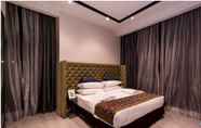 Bedroom 3 Expressionz Professional Suites by KL101