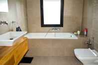 Toilet Kamar Cosy S2 Apartment in La Soukra