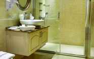 Toilet Kamar 7 Blue City Boutique Hotel