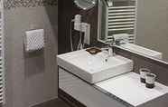 Toilet Kamar 7 Hotel Barth