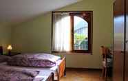 Kamar Tidur 3 Casa Bruna Tignale