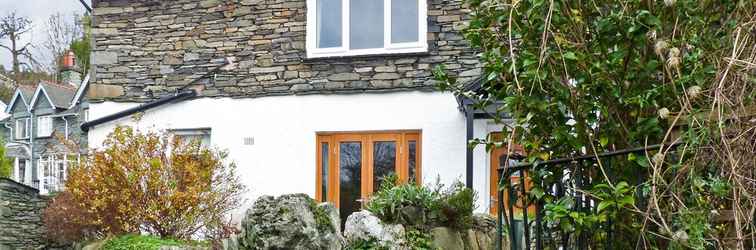 Exterior Woodbine Cottage