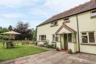 Exterior Gardener's Cottage