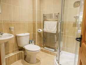 In-room Bathroom 4 Little Byre Cottage