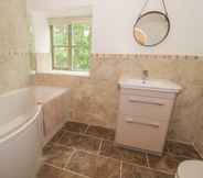 Toilet Kamar 5 Oak Cottage