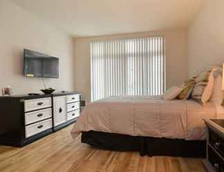 Bedroom 2 Waterfront Modern Studio Rooftop Views