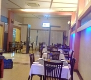 Restaurant 4 Hotel Kohinoor Square