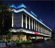 Bangunan 4 Grand City Hotel