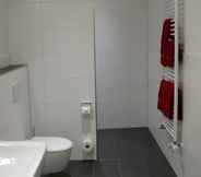 In-room Bathroom 7 Gästehaus Fraune