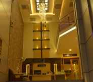 Lobby 7 Hotel Metro