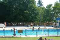 Swimming Pool Camping de Montlouis-sur-Loire