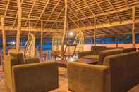 Quầy bar, cafe và phòng lounge The Cove Pasikuda