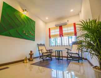 Lobi 2 Woodside Inn & Serviced Apartments