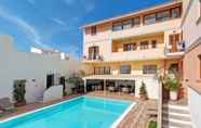 Swimming Pool 2 Residence Cristal Blu