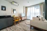 Ruang Umum The Deck Condominium by Lofty