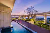 Kolam Renang The Prestige Sky By Favstay